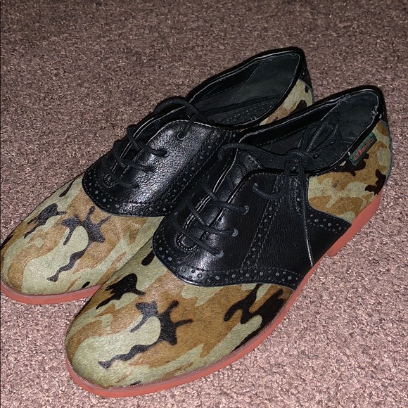G.H.Bass & Co. Camo Saddle Shoes - Picture 5 of 7